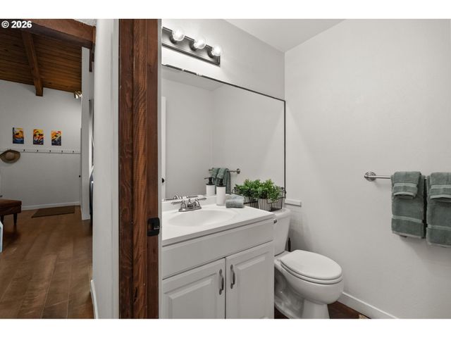252 FOXTAIL Dr, Eugene, OR 97401