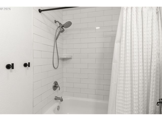 252 FOXTAIL Dr, Eugene, OR 97401