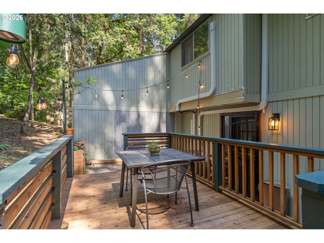 252 FOXTAIL Dr, Eugene, OR 97401