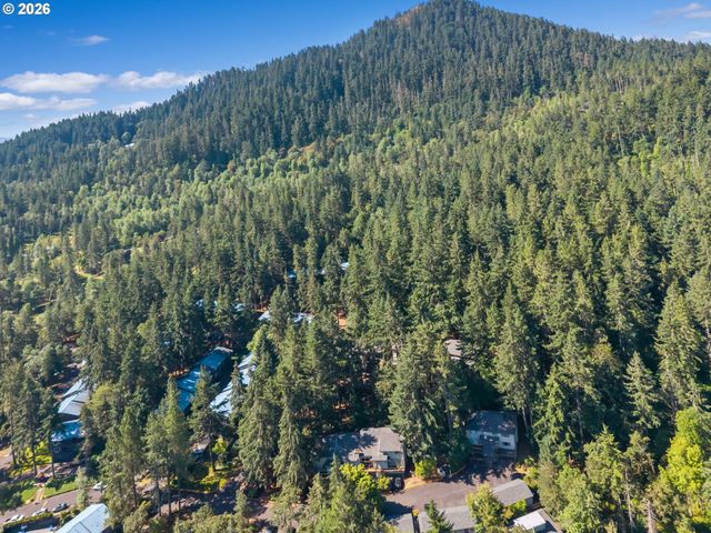 252 FOXTAIL Dr, Eugene, OR 97401