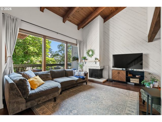 252 FOXTAIL Dr, Eugene, OR 97401