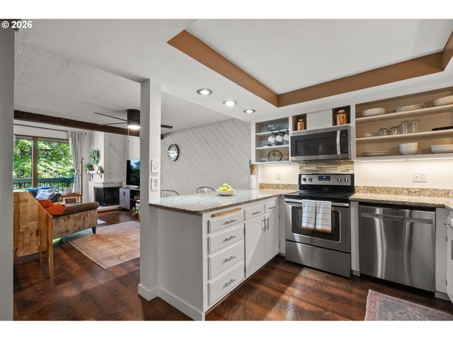 252 FOXTAIL Dr, Eugene, OR 97401