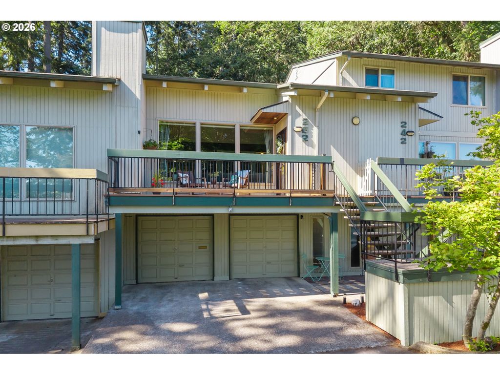 252 FOXTAIL Dr, Eugene, OR 97401