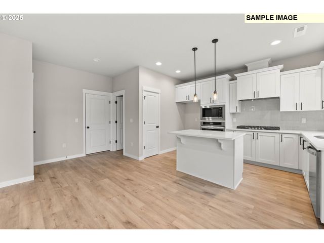 2817 Ne Claire Rd 208, Estacada, OR 97023