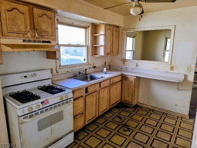 50 Canal St, South Bound Brook Boro, NJ 08880