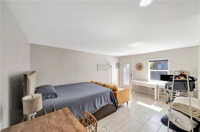 11702 Ruthelen, Los Angeles, CA 90047