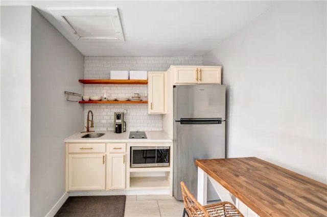 11702 Ruthelen, Los Angeles, CA 90047