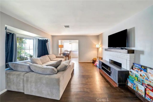 11702 Ruthelen, Los Angeles, CA 90047