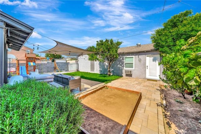 11702 Ruthelen, Los Angeles, CA 90047