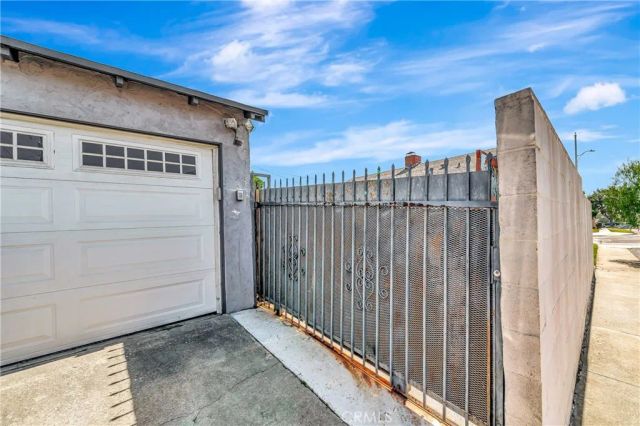 11702 Ruthelen, Los Angeles, CA 90047