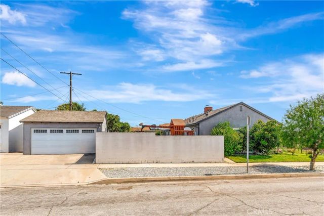 11702 Ruthelen, Los Angeles, CA 90047