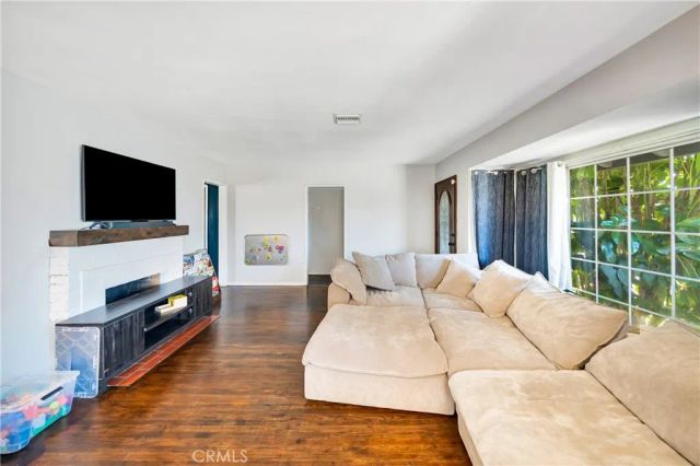 11702 Ruthelen, Los Angeles, CA 90047