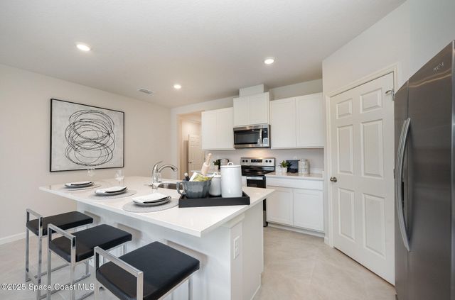 317 Hanford Road SW, Palm Bay, FL 32908