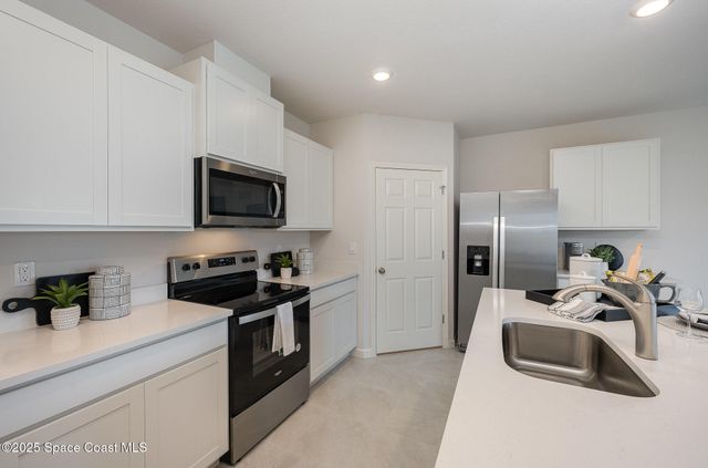 317 Hanford Road SW, Palm Bay, FL 32908