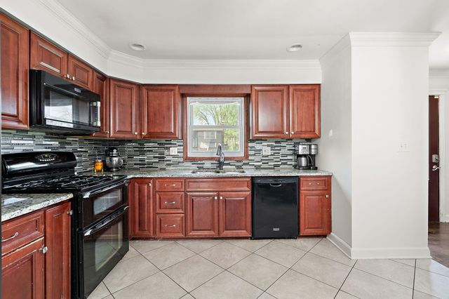 4954 W 86th Place, Crown Point, IN 46307