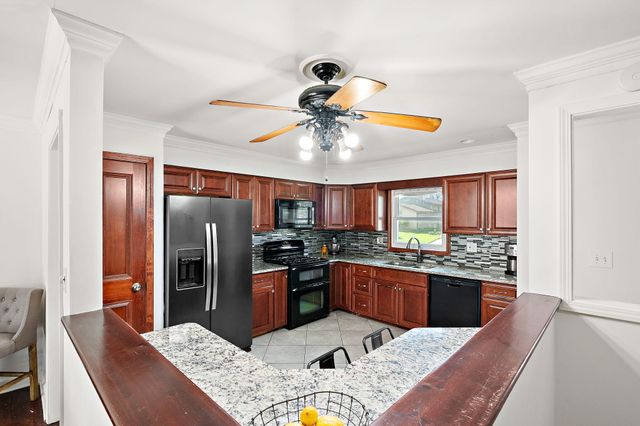 4954 W 86th Place, Crown Point, IN 46307