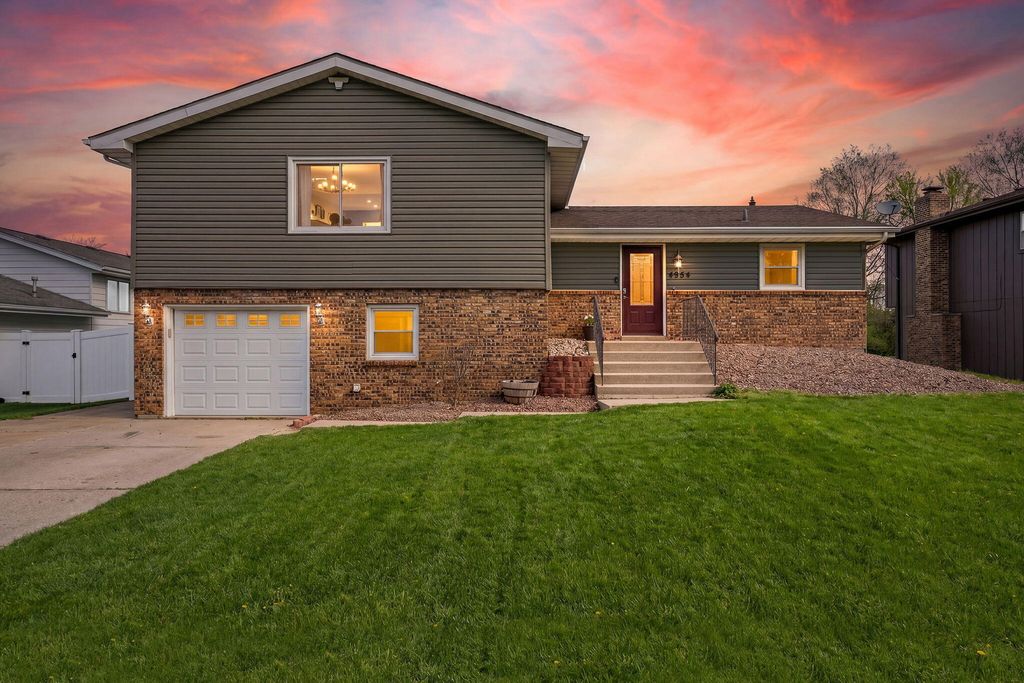 4954 W 86th Place, Crown Point, IN 46307