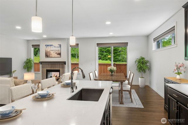 5605 Reef Lane NE, Olympia, WA 98516
