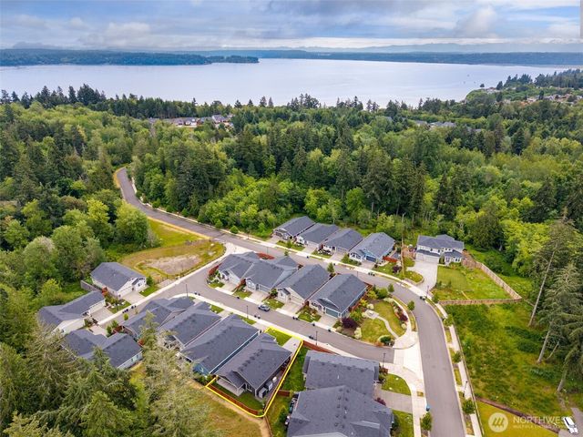 5605 Reef Lane NE, Olympia, WA 98516