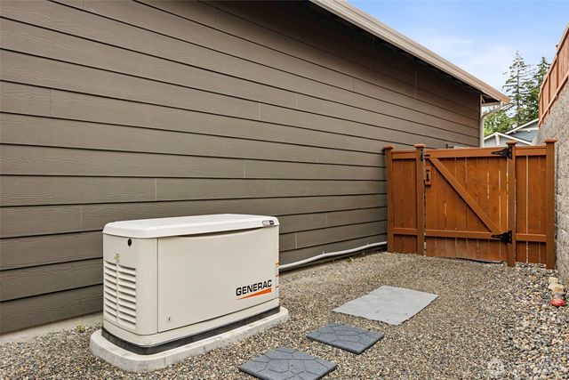5605 Reef Lane NE, Olympia, WA 98516