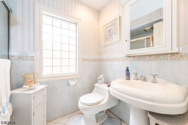 23 Lincoln Ave, North Arlington Boro, NJ 07031