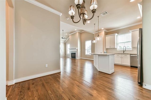 6 Compass Circle, Galveston, TX 77554