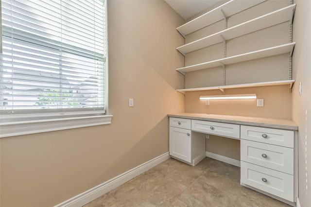 6 Compass Circle, Galveston, TX 77554