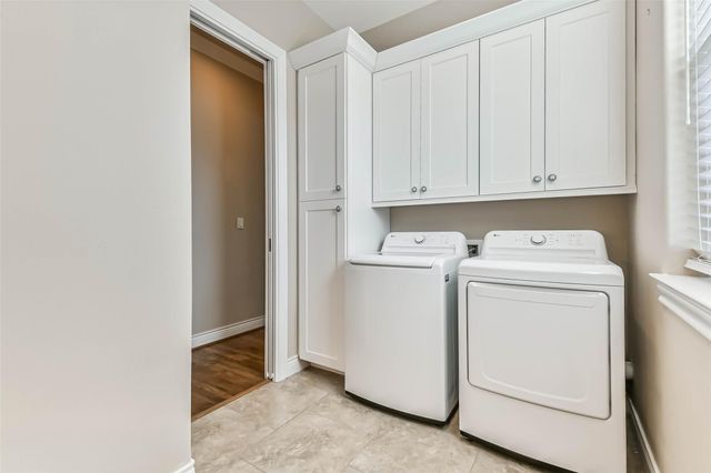 6 Compass Circle, Galveston, TX 77554