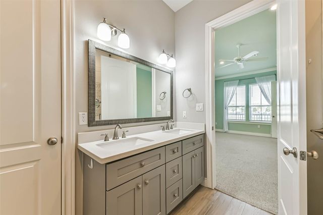 6 Compass Circle, Galveston, TX 77554