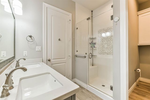 6 Compass Circle, Galveston, TX 77554