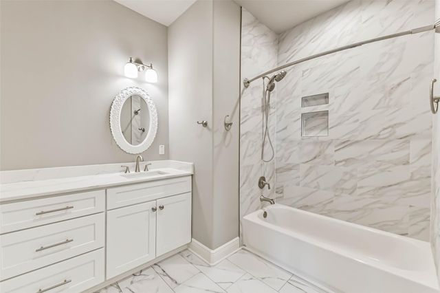 6 Compass Circle, Galveston, TX 77554