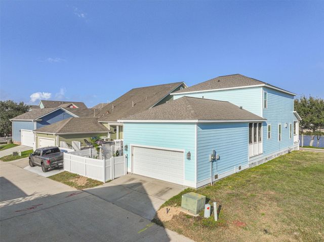 6 Compass Circle, Galveston, TX 77554
