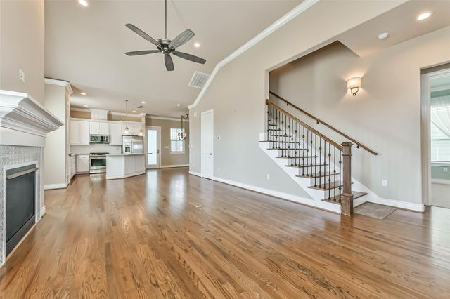 6 Compass Circle, Galveston, TX 77554