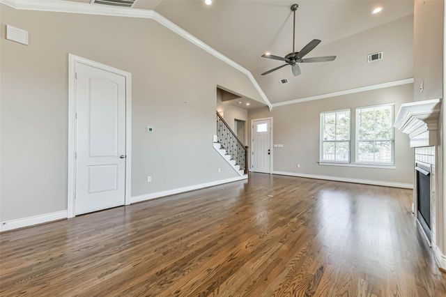 6 Compass Circle, Galveston, TX 77554