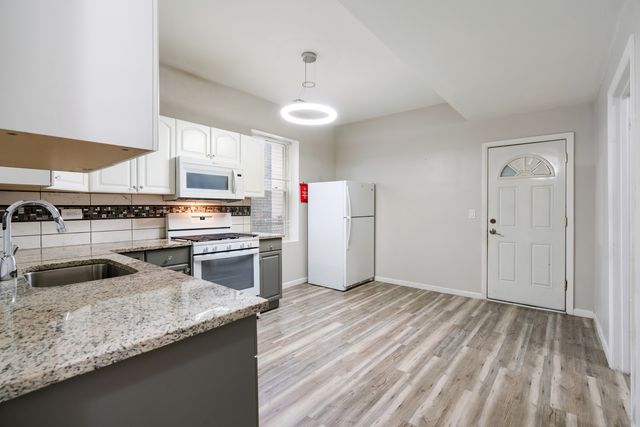 5523 W 24th Place 1, Cicero, IL 60804