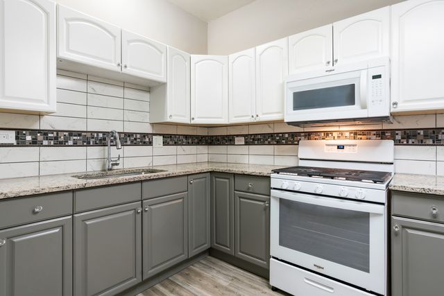 5523 W 24th Place 1, Cicero, IL 60804