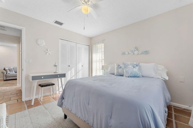 5861 Sunswept Lane, Boynton Beach, FL 33437