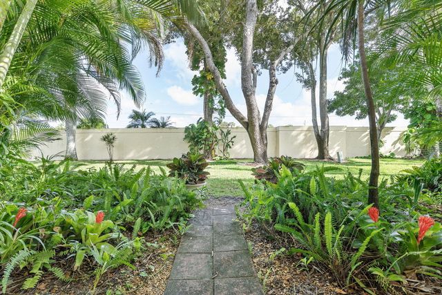 5861 Sunswept Lane, Boynton Beach, FL 33437