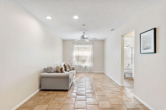 5861 Sunswept Lane, Boynton Beach, FL 33437