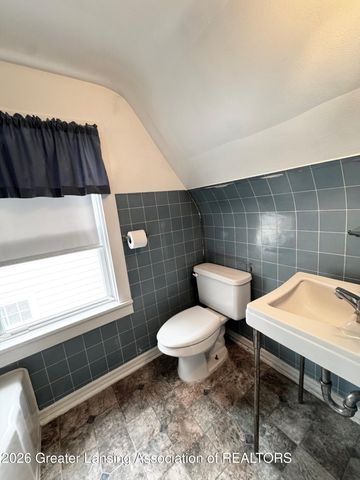 1019 N Jenison Avenue, Lansing, MI 48915