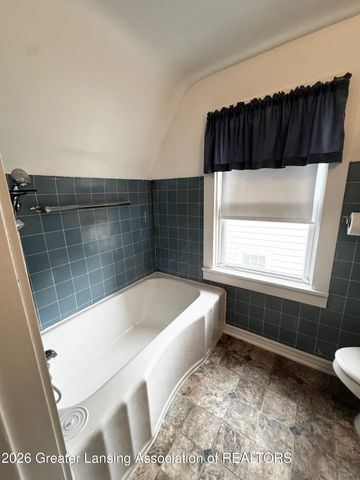 1019 N Jenison Avenue, Lansing, MI 48915