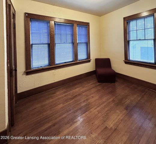 1019 N Jenison Avenue, Lansing, MI 48915