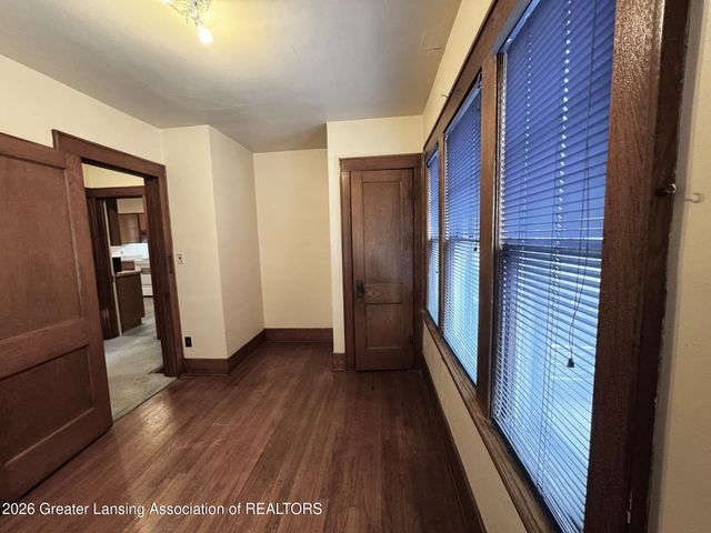 1019 N Jenison Avenue, Lansing, MI 48915