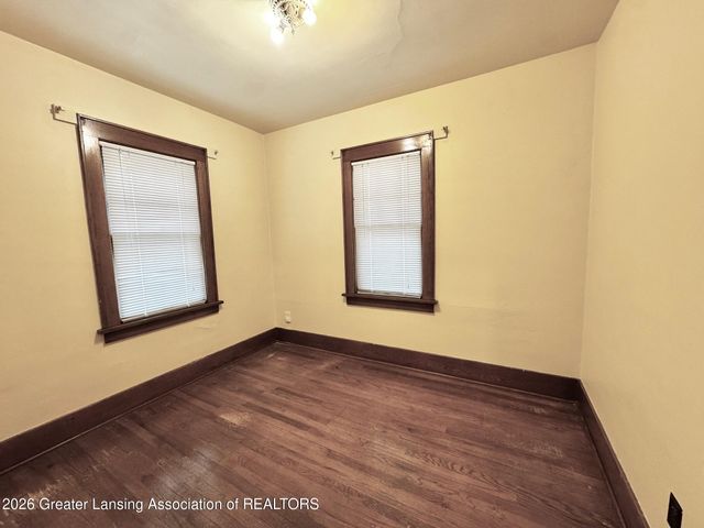 1019 N Jenison Avenue, Lansing, MI 48915
