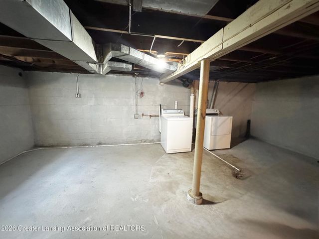 1019 N Jenison Avenue, Lansing, MI 48915
