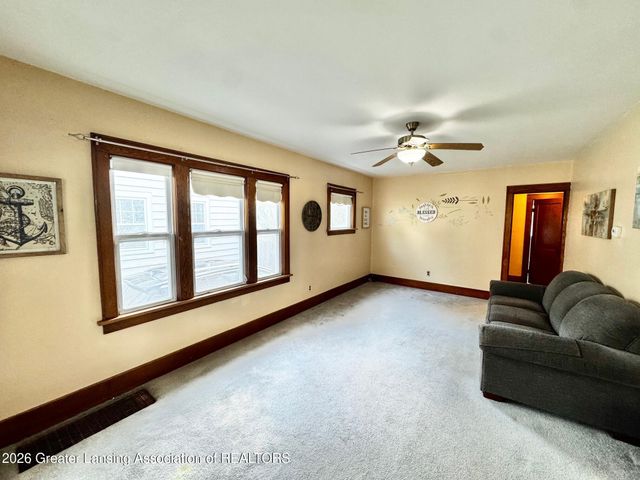 1019 N Jenison Avenue, Lansing, MI 48915