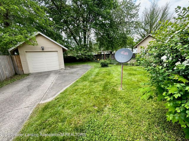 1019 N Jenison Avenue, Lansing, MI 48915