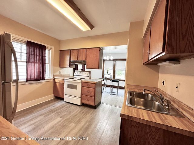 1019 N Jenison Avenue, Lansing, MI 48915