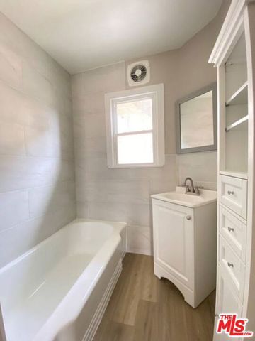 2620 S Barrington Avenue, Los Angeles, CA 90064