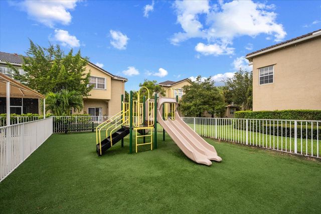 112 Lighthouse Circle G, Tequesta, FL 33469